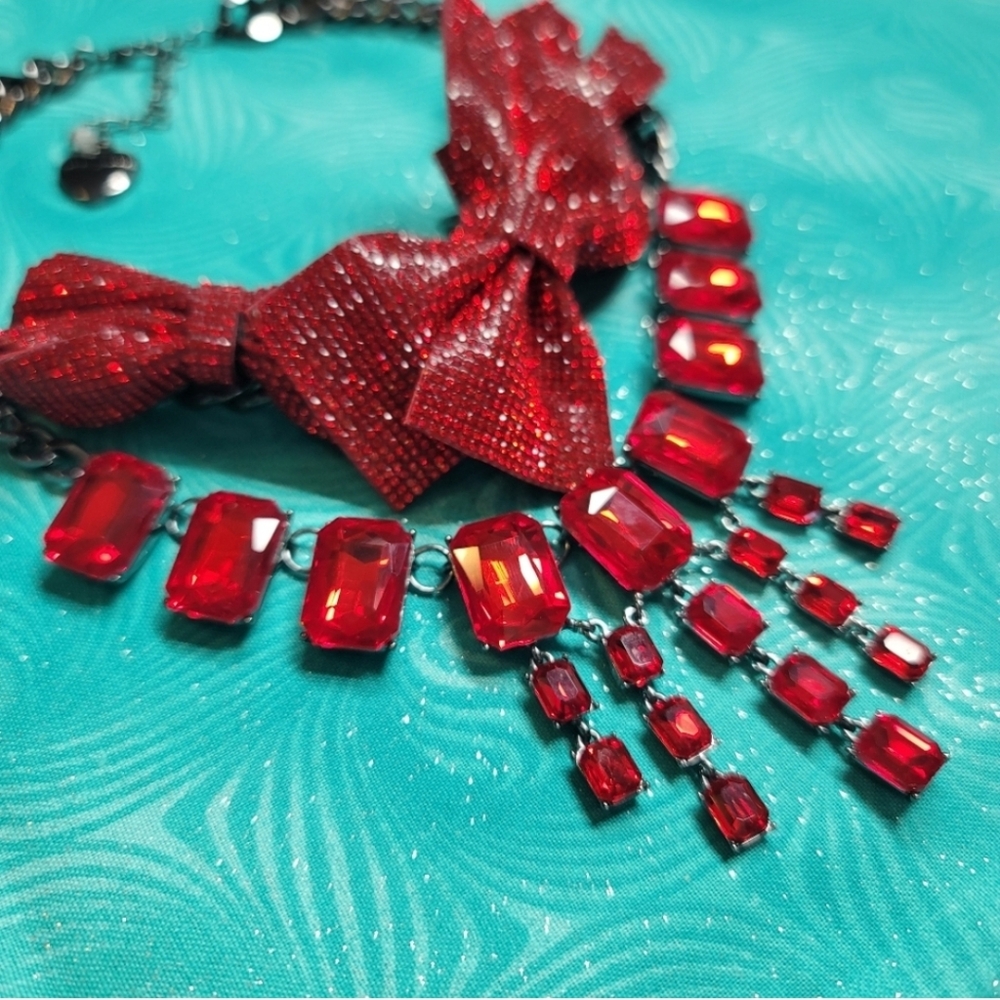 ❤️Betsey Johnson Red Sparkle Bow Holiday 3 Piece Set Necklace Bracelet & Ring - Picture 7 of 12